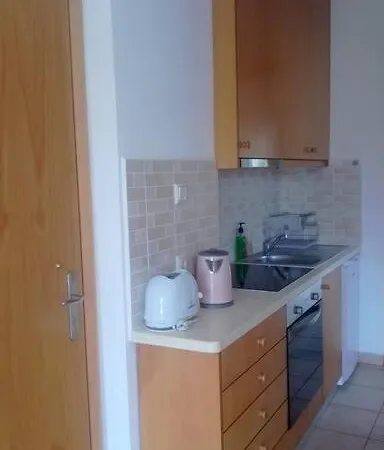 Quiet New Apartment-5' To The Beach, 15' To Center