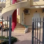 Quiet New Apartment-5' To The Beach, 15' To Center * خانيا