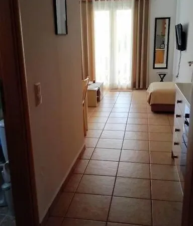 Quiet New Apartment-5' To The Beach, 15' To Center