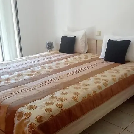 Quiet New Apartment-5' To The Beach, 15' To Center شقة *