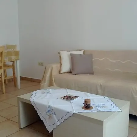 Quiet New Apartment-5' To The Beach, 15' To Center