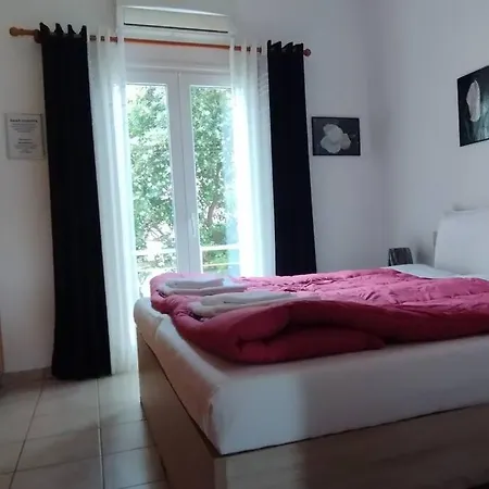 Quiet New Apartment-5' To The Beach, 15' To Center