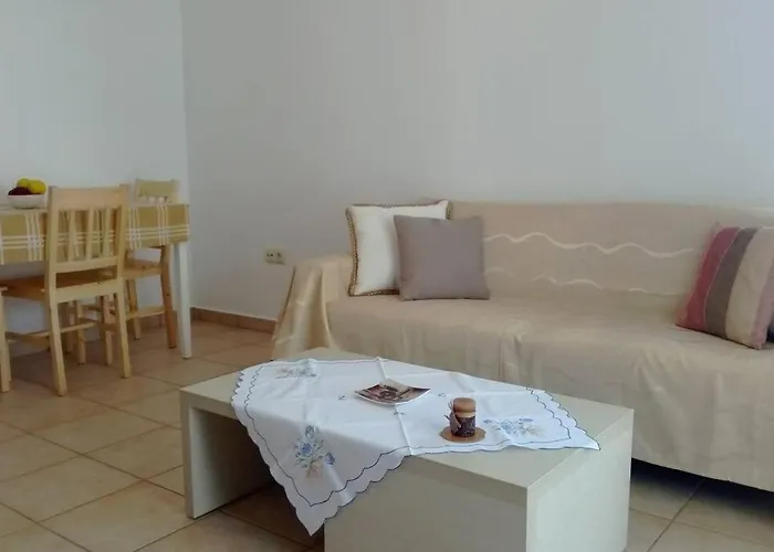 Quiet New Apartment-5' To The Beach, 15' To Center