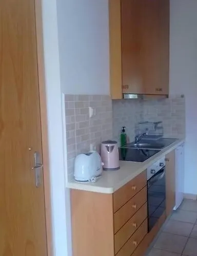 Quiet New Apartment-5' To The Beach, 15' To Center