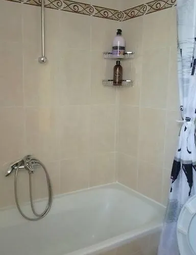 Quiet New Apartment-5' To The Beach, 15' To Center