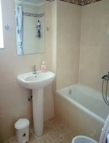 Quiet New Apartment-5' To The Beach, 15' To Center *